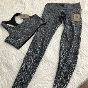 Waterlust Set of Leggings and Reversible Top